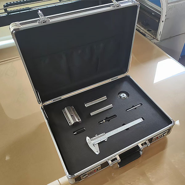 钳工工艺学陈列柜,钳工工艺学陈列柜(图1)